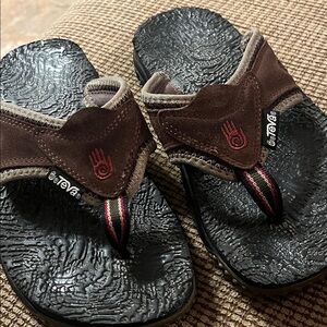 Teva Men’s Size 8 Brown and Black Leather Thong Sandals